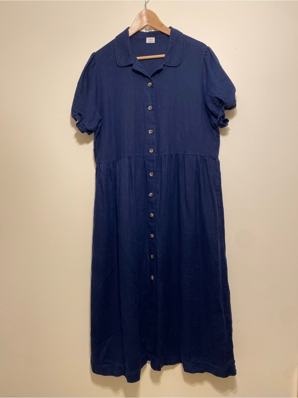 Wilfred Aritzia Linen Navy Button-Front Midi Dress with Puff Sleeves. Size L